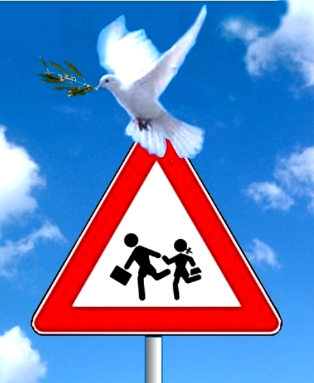 segnale stradale indicatore della vicinanza di una scuola sormontato dalla colomba della pace